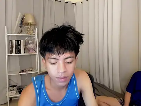 Snapshot of davincihugecock chatting on 03/03/26, 04:35 davincihugecock online show from 03/03/26, 04:35