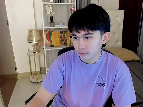 Snapshot of davincihugecock chatting on 03/06/26, 04:36 davincihugecock online show from 03/06/26, 04:36