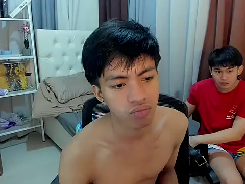 Snapshot of davincihugecock chatting on 03/08/26, 05:17 davincihugecock online show from 03/08/26, 05:17