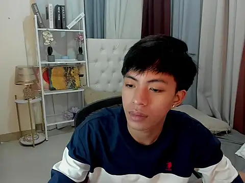 Snapshot of davincihugecock chatting on 03/09/26, 04:44 davincihugecock online show from 03/09/26, 04:44