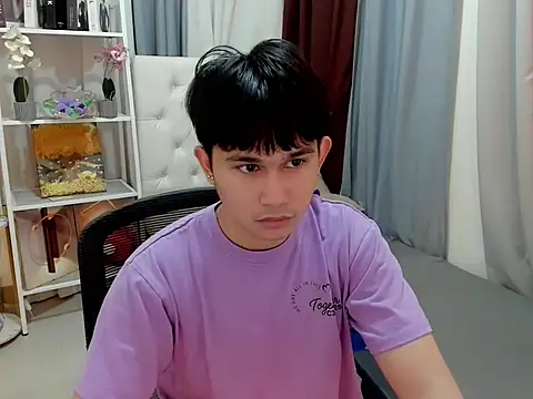 Snapshot of davincihugecock chatting on 03/11/26, 04:35 davincihugecock online show from 03/11/26, 04:35