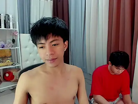 Snapshot of davincihugecock chatting on 03/13/26, 04:35 davincihugecock online show from 03/13/26, 04:35