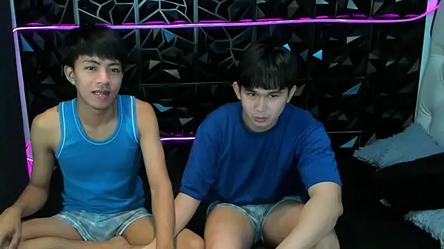 Snapshot of davincihugecock chatting on 03/16/26, 05:39 davincihugecock online show from 03/16/26, 05:39