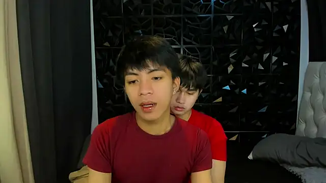 Snapshot of davincihugecock chatting on 03/23/26, 05:28 davincihugecock online show from 03/23/26, 05:28