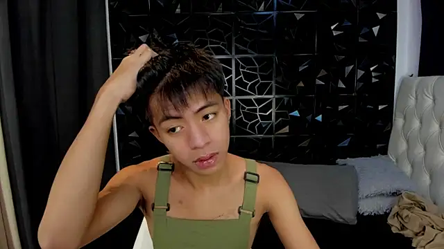 Snapshot of davincihugecock chatting on 04/01/26, 05:54 davincihugecock online show from 04/01/26, 05:54