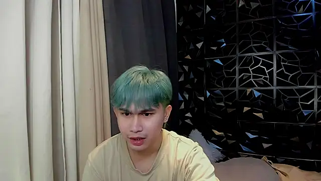 Snapshot of davincihugecock chatting on 04/02/26, 04:37 davincihugecock online show from 04/02/26, 04:37