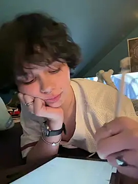 Snapshot of quwuinnie333 chatting on 01/08/26, 05:43 quwuinnie333 online show from 01/08/26, 05:43