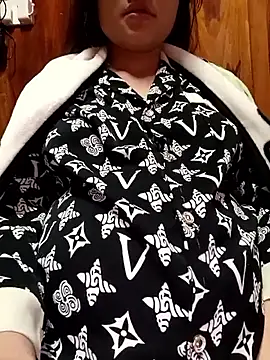 Shiny 68 online show from 01/18/26, 02:54