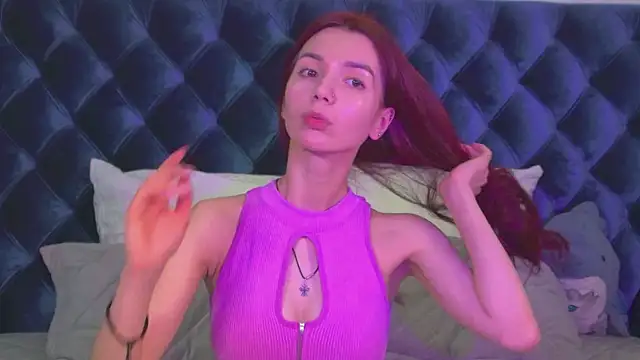 Snapshot of VanessaVienne chatting on 05/18/26, 04:13 VanessaVienne online show from 05/18/26, 04:13