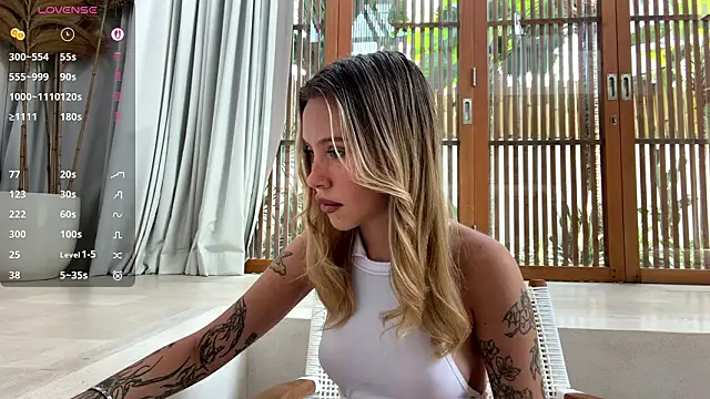 MartinaDeoliveira online show from 03/22/26, 05:11