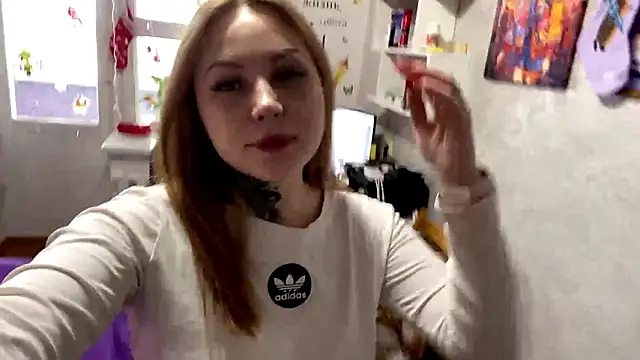 Snapshot of TraciBallena chatting on 02/09/26, 07:12 TraciBallena online show from 02/09/26, 07:12