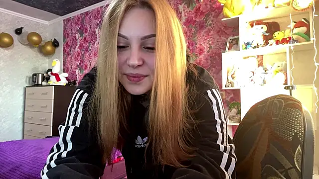 Snapshot of TraciBallena chatting on 02/10/26, 06:06 TraciBallena online show from 02/10/26, 06:06