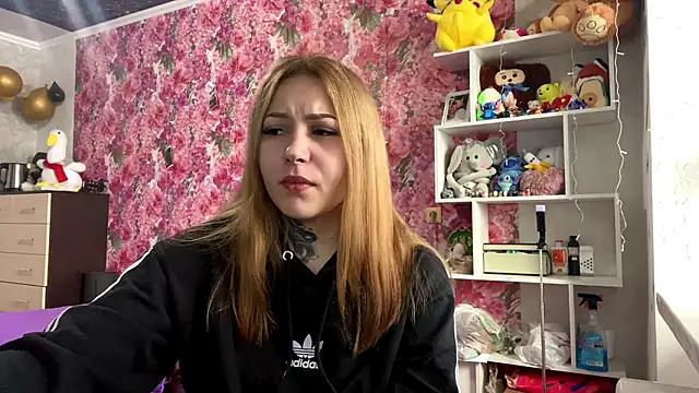 Snapshot of TraciBallena chatting on 02/11/26, 09:03 TraciBallena online show from 02/11/26, 09:03