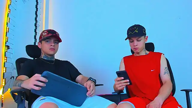 Thomas-Wil online show from 02/12/26, 02:50