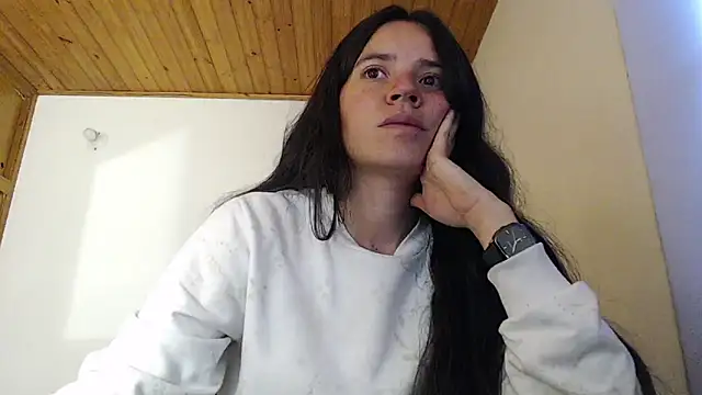 Shanel Lozano online show from 06/10/26, 10:52