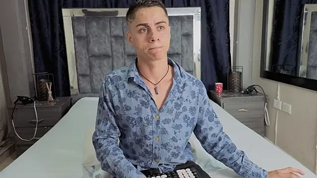 LeoMonnroe online show from 02/11/26, 06:57