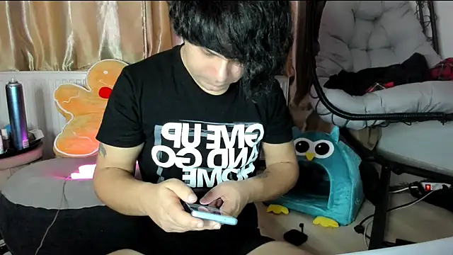 Snapshot of LorenzoBoy99 chatting on 01/10/26, 08:32 LorenzoBoy99 online show from 01/10/26, 08:32