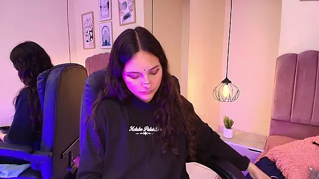 Hanabie  online show from 02/01/26, 03:16