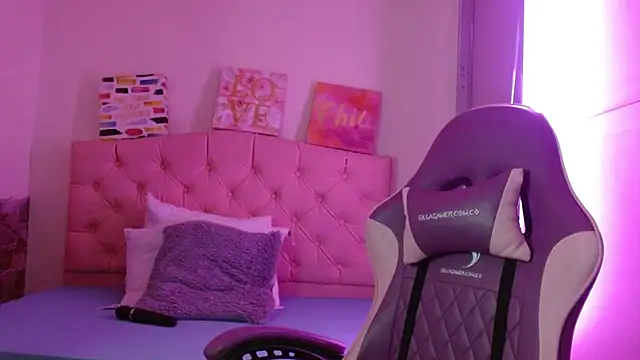 Snapshot of London_Rivers19 chatting on 02/20/26, 02:52 London Rivers19 online show from 02/20/26, 02:52