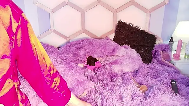 yvi taylor online show from 02/07/26, 12:47