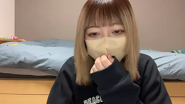 Snapshot of koko_xoxo chatting on 02/04/26, 01:17 koko xoxo online show from 02/04/26, 01:17