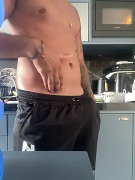 Gustavo17model online show from 01/19/26, 04:11