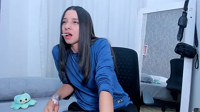 ViictoriiaSaenz online show from 04/15/26, 12:39