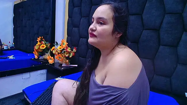 MiaRouss69 online show from 01/13/26, 02:11