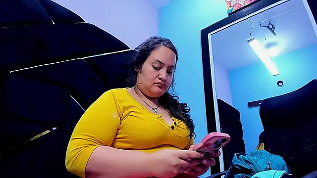 MiaRouss69 online show from 05/08/26, 10:20