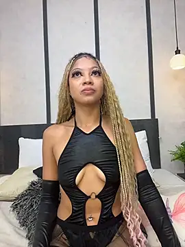 Snapshot of JenniferHillss chatting on 01/13/26, 08:25 JenniferHillss online show from 01/13/26, 08:25