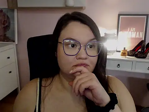 Snapshot of HollyDanceSoul chatting on 02/20/26, 06:26 HollyDanceSoul online show from 02/20/26, 06:26