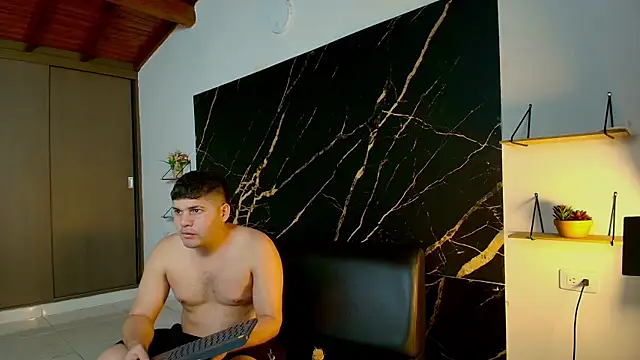 Snapshot of uncontrolled_fire chatting on 02/28/26, 07:15 uncontrolled fire online show from 02/28/26, 07:15