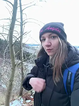 Snapshot of Marina_und_Jayden chatting on 02/16/26, 04:25 Marina und Jayden online show from 02/16/26, 04:25