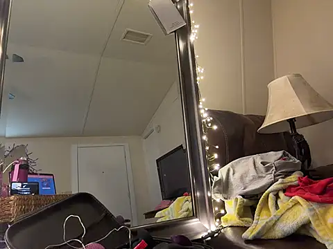 MegaTinyyy online show from 07/06/26, 12:02