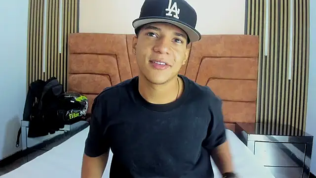 Snapshot of MATHY_ROBERT chatting on 01/13/26, 07:41 MATHY ROBERT online show from 01/13/26, 07:41