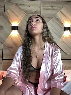 Snapshot of LeslyCooper1 chatting on 01/17/26, 12:32 LeslyCooper1 online show from 01/17/26, 12:32