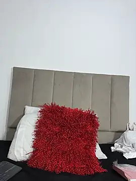 Snapshot of LeslyCooper1 chatting on 02/13/26, 07:10 LeslyCooper1 online show from 02/13/26, 07:10