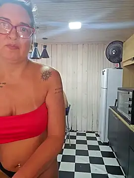 Snapshot of bellafortune69 chatting on 02/15/26, 02:14 bellafortune69 online show from 02/15/26, 02:14