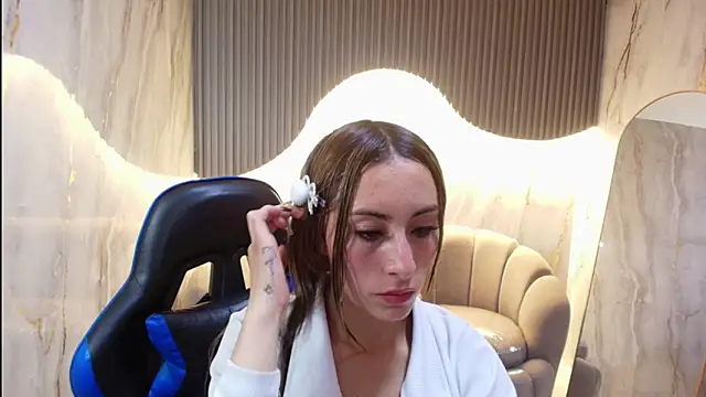 katalina r  online show from 02/22/26, 03:07