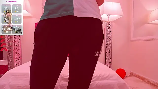 AmandaL1 online show from 11/27/25, 05:20