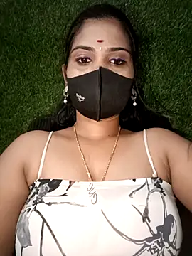 Snapshot of Nithyatamil chatting on 02/12/26, 04:57 Nithyatamil online show from 02/12/26, 04:57