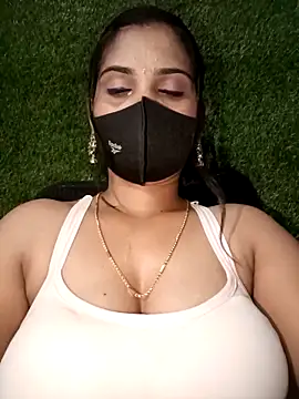 Snapshot of Nithyatamil chatting on 02/13/26, 05:20 Nithyatamil online show from 02/13/26, 05:20