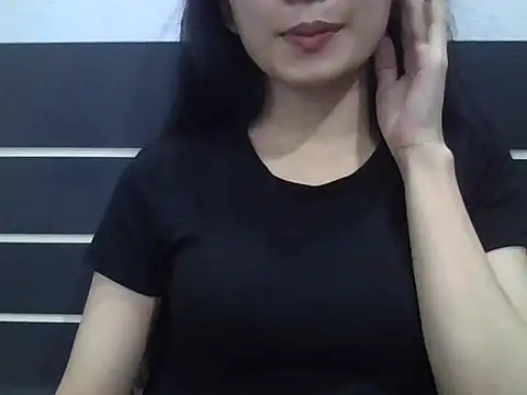 Snapshot of berry_alma06 chatting on 07/05/26, 01:12 berry alma06 online show from 07/05/26, 01:12