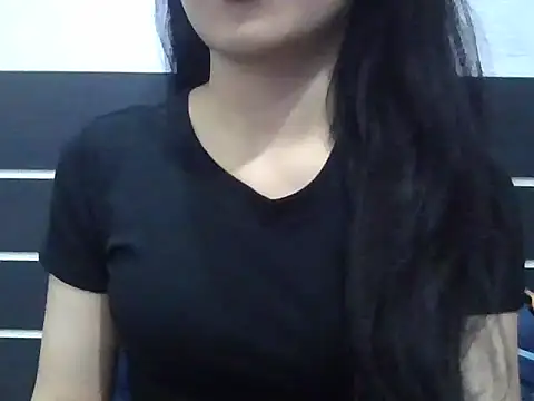 Snapshot of berry_alma06 chatting on 07/10/26, 01:03 berry alma06 online show from 07/10/26, 01:03