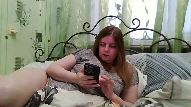 Snapshot of DarkRose0104 chatting on 01/15/26, 06:51 DarkRose0104 online show from 01/15/26, 06:51