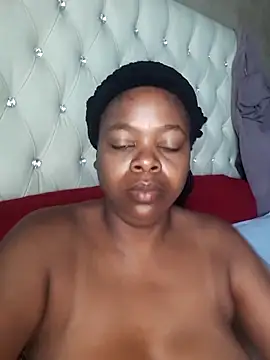 Snapshot of bigboobylicious chatting on 02/06/26, 10:29 bigboobylicious online show from 02/06/26, 10:29