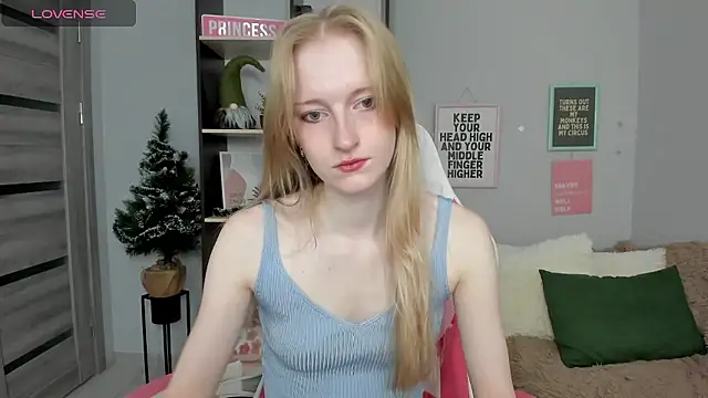 Cinnabonnn  online show from 01/14/26, 07:36