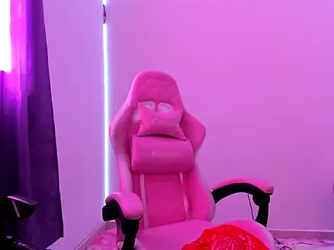 Snapshot of jenniferbodys chatting on 01/09/26, 05:15 jenniferbodys online show from 01/09/26, 05:15