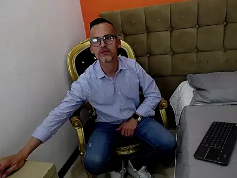 Snapshot of Oswalldo__ chatting on 02/04/26, 03:23 Oswalldo online show from 02/04/26, 03:23