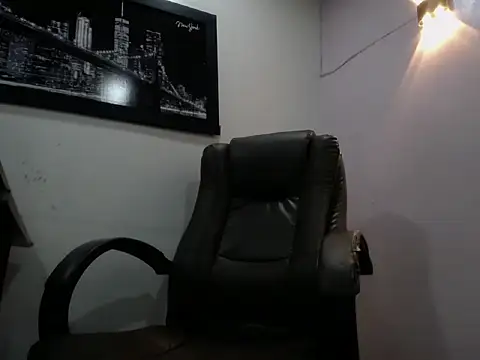 Snapshot of Oswalldo__ chatting on 02/14/26, 11:18 Oswalldo online show from 02/14/26, 11:18